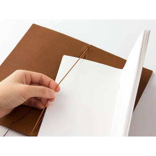 Traveler's Company | Cuaderno Traveler's Notebook Passport Camel - Image 4